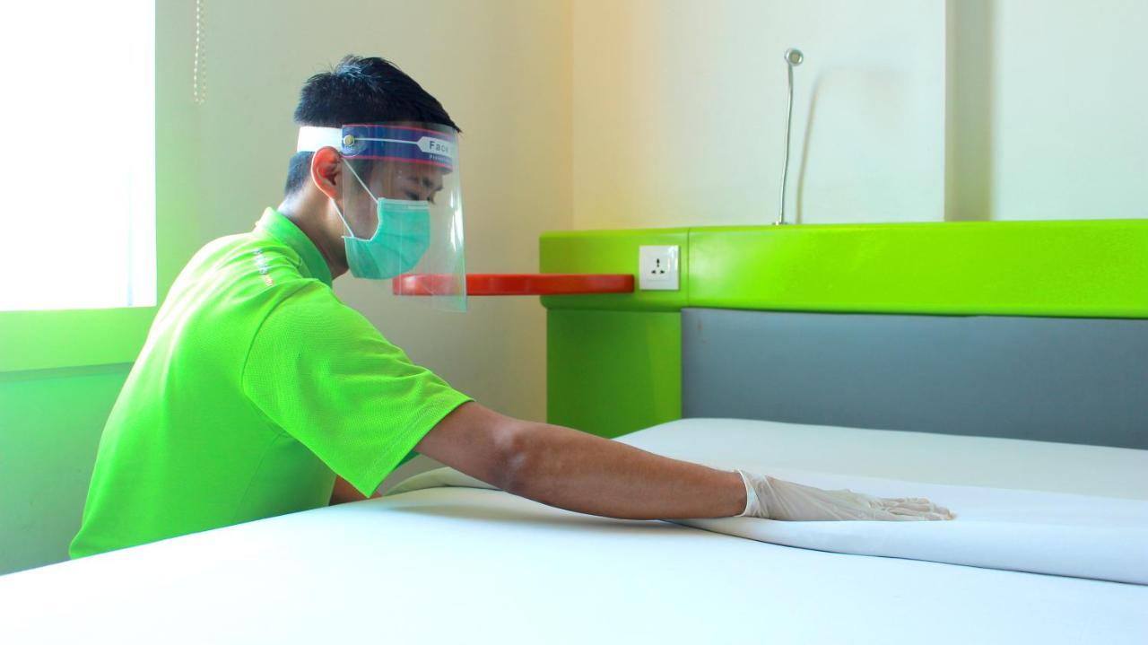 Pop! Hotel Gubeng Surabaya Luaran gambar