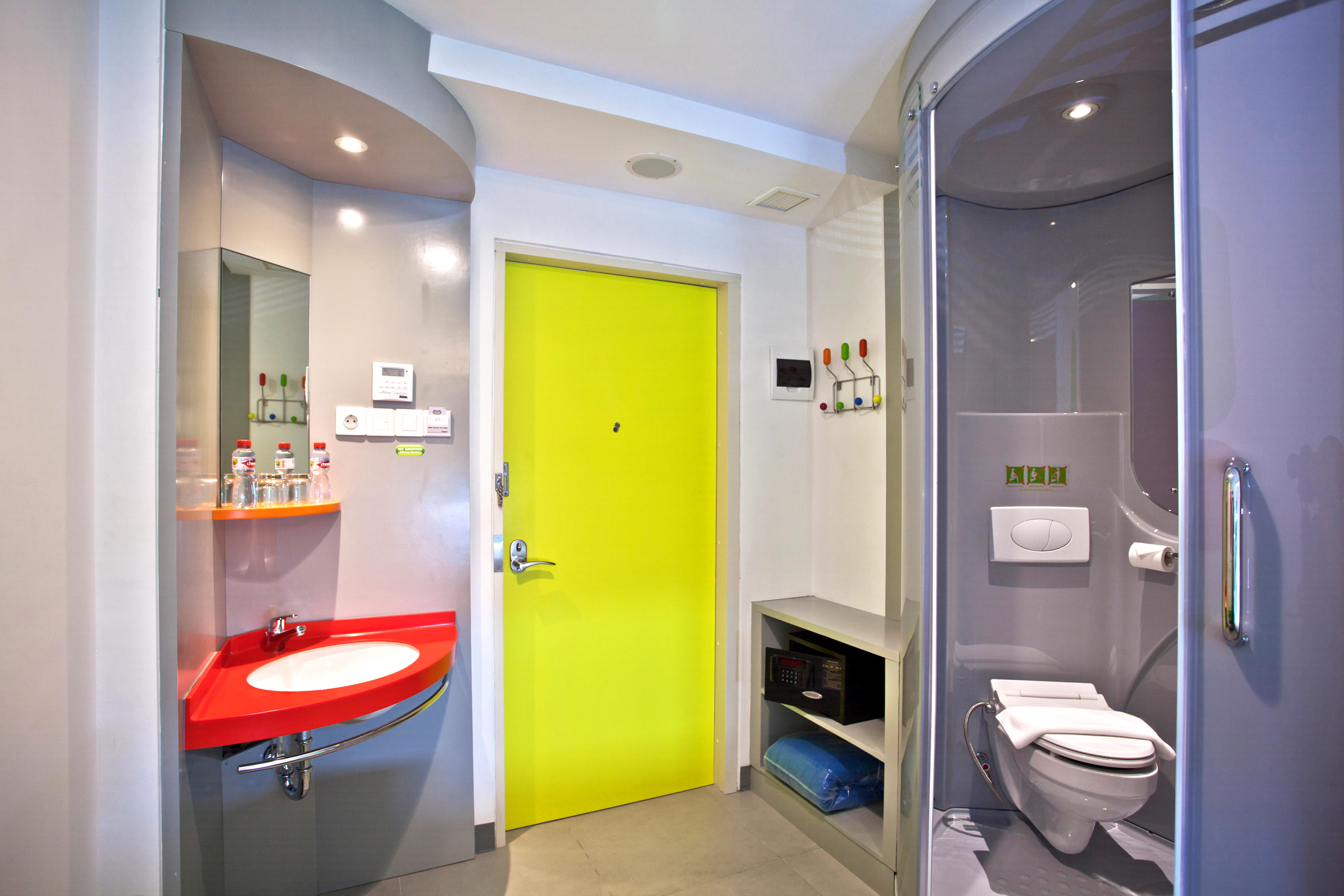 Pop! Hotel Gubeng Surabaya Luaran gambar