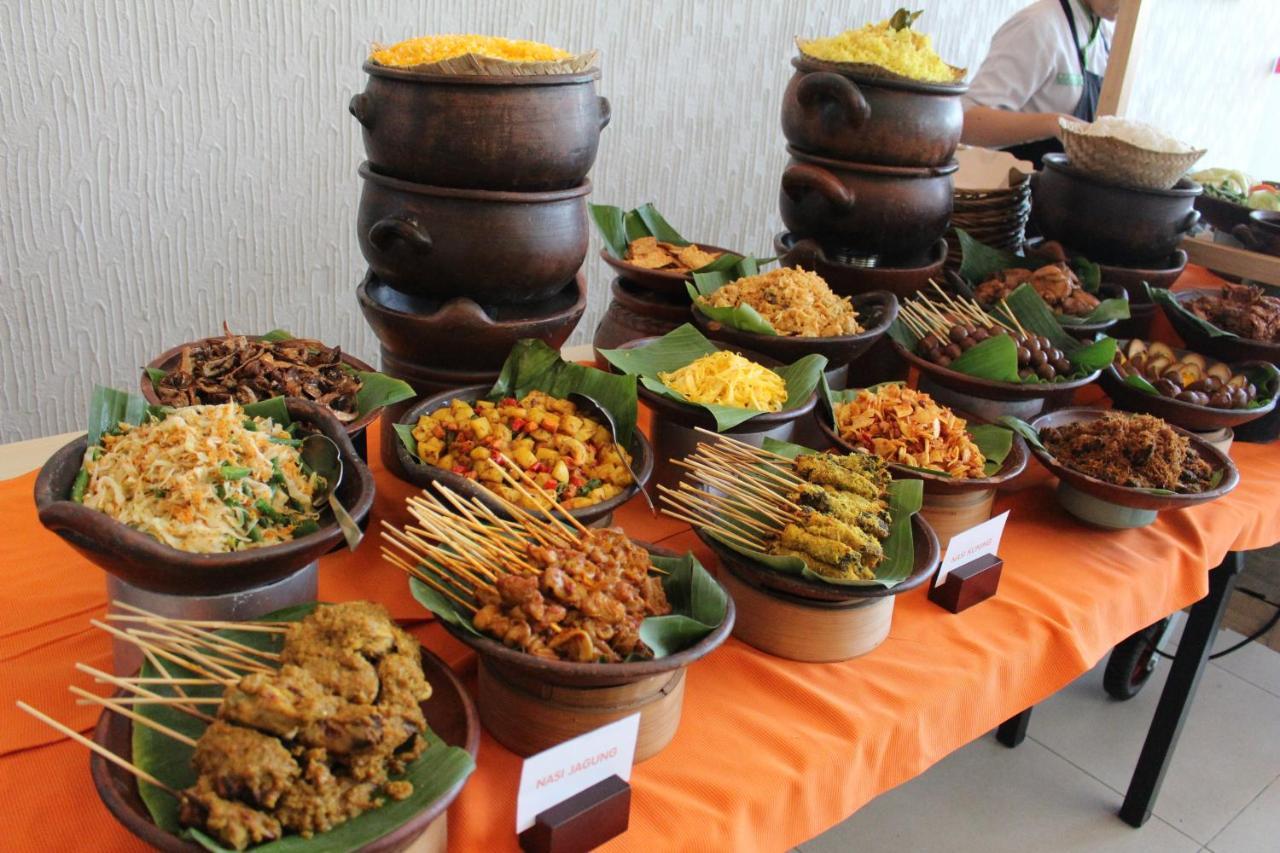 Pop! Hotel Gubeng Surabaya Luaran gambar