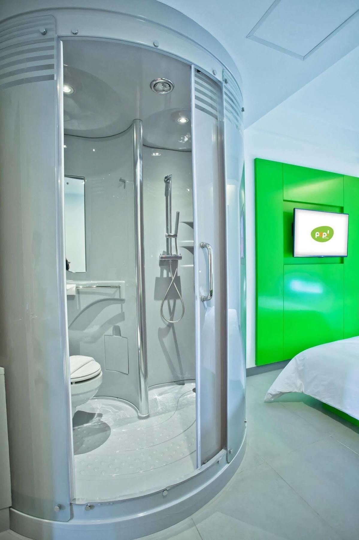 Pop! Hotel Gubeng Surabaya Luaran gambar