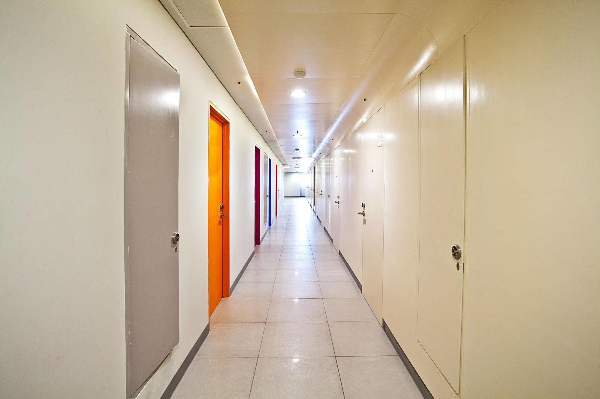 Pop! Hotel Gubeng Surabaya Luaran gambar