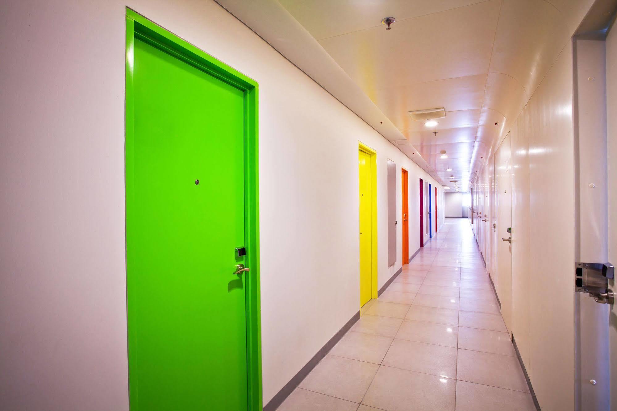 Pop! Hotel Gubeng Surabaya Luaran gambar